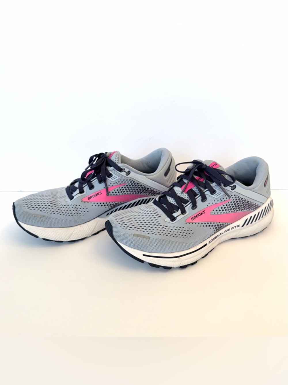 Brooks Adrenaline GTS 22 light blue gray and pink running shoes, size 9.5 - Picture 3 of 6